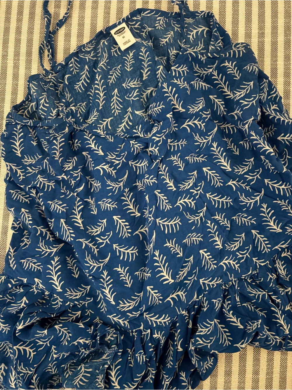 Old Navy Blue Floral Print Women’s Spaghetti Strap Blouse